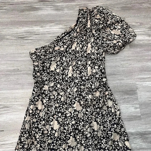 ASTR The Label SANTORINI FLORAL ONE SHOULDER MIDI DRESS SZ‎ M PUFF SLEEVE - Picture 4 of 8